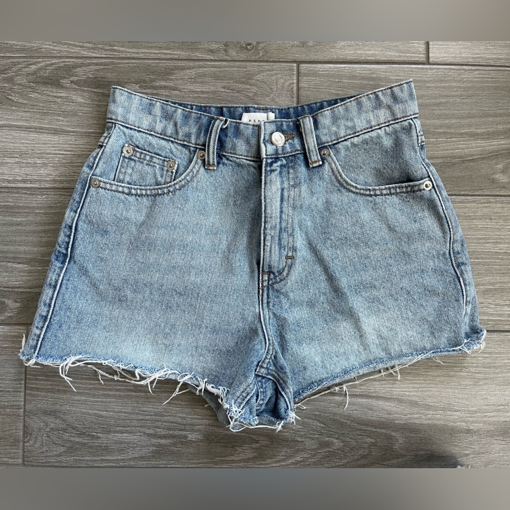 Topshop| Light Wash Cutoff Jean Shorts, High Rise Mom Jean—Size 2•••